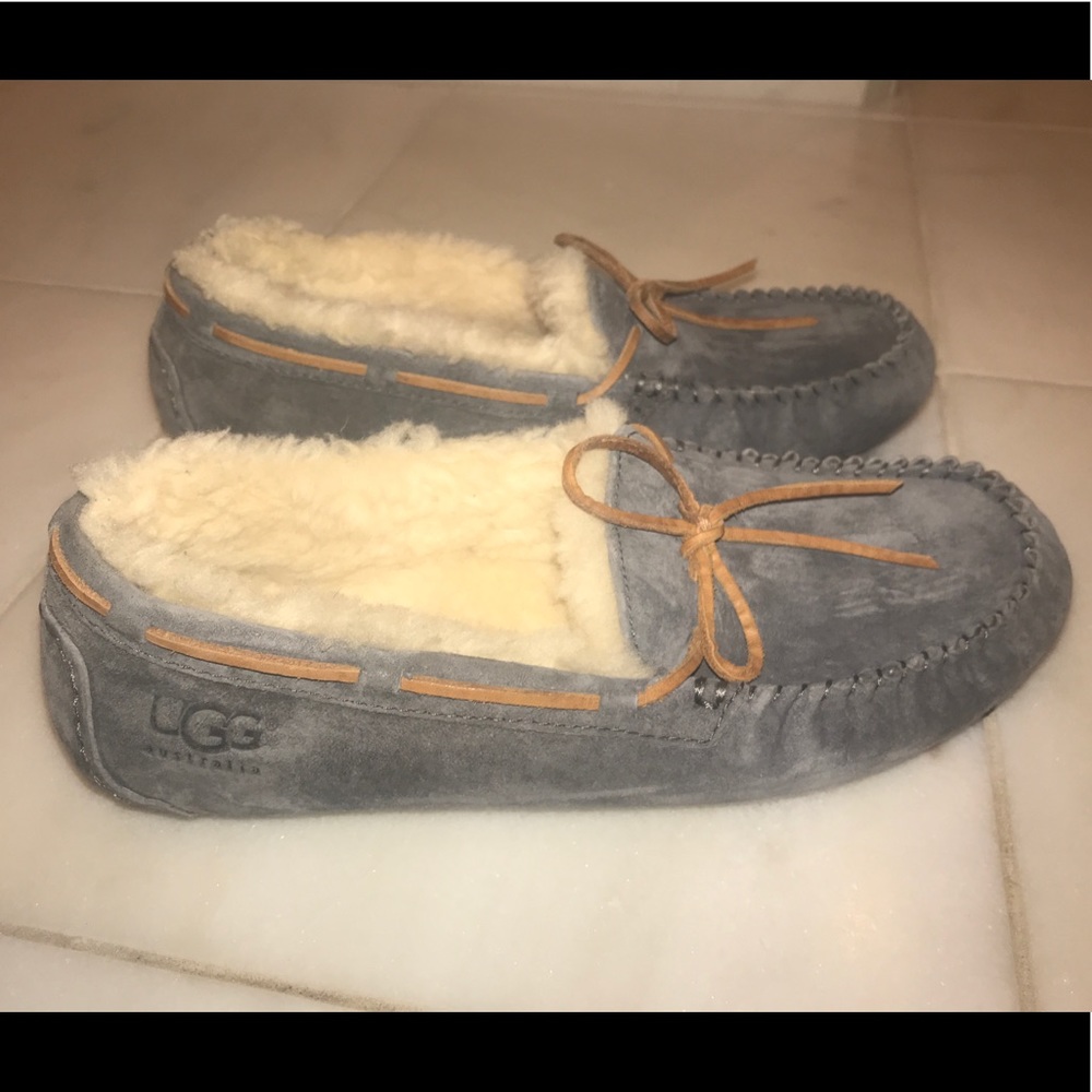 Women’s Size 10 Ugg Slippers